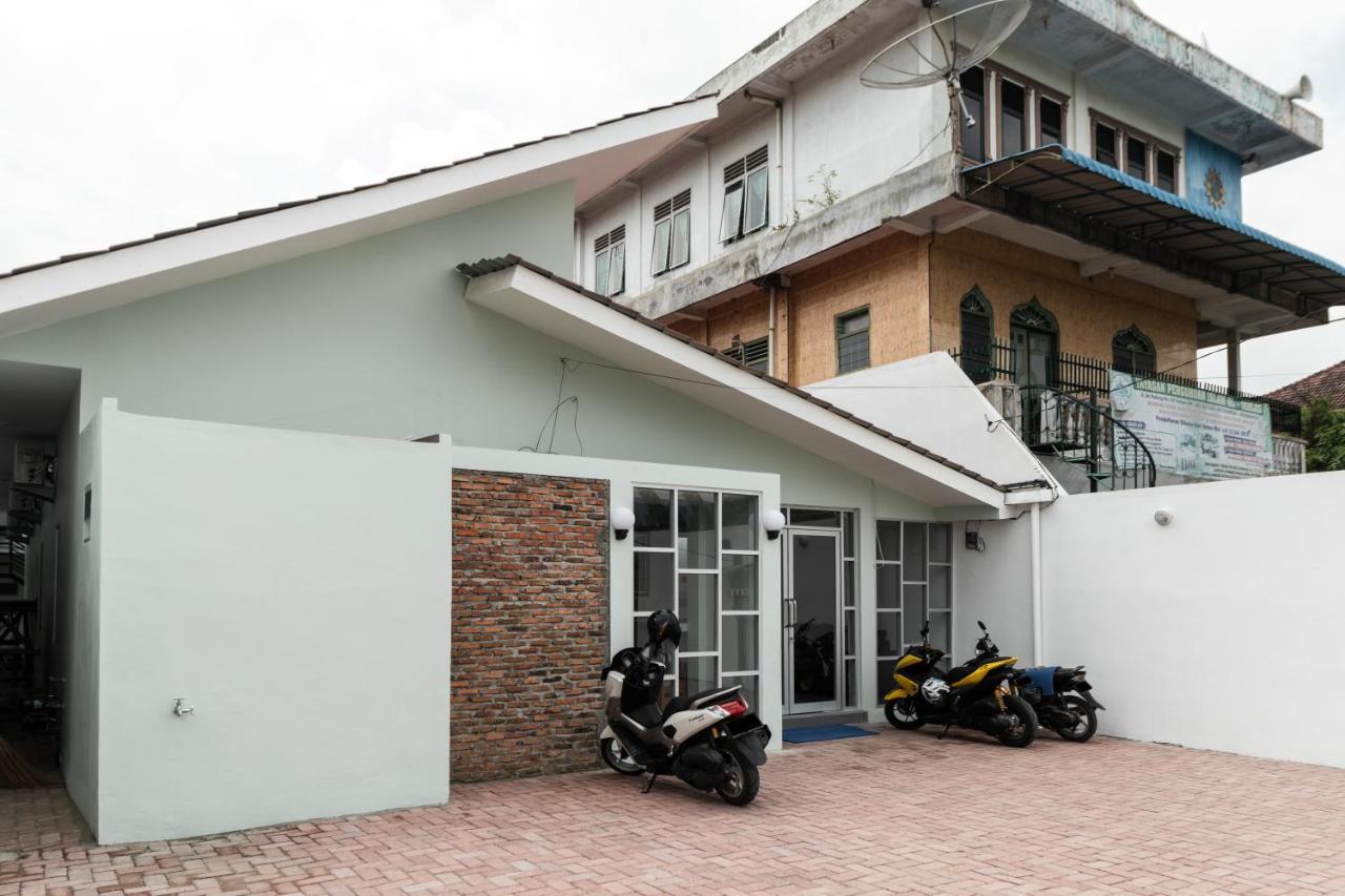 Reddoorz Plus Near Rs Usu Medan 2 Luaran gambar